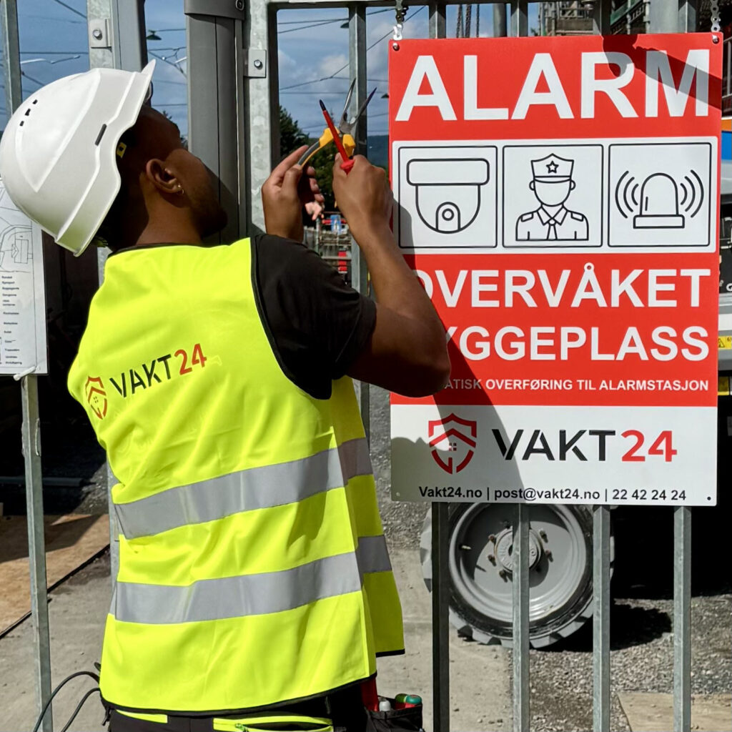 Vakt 24 - montering av ALARM skilt